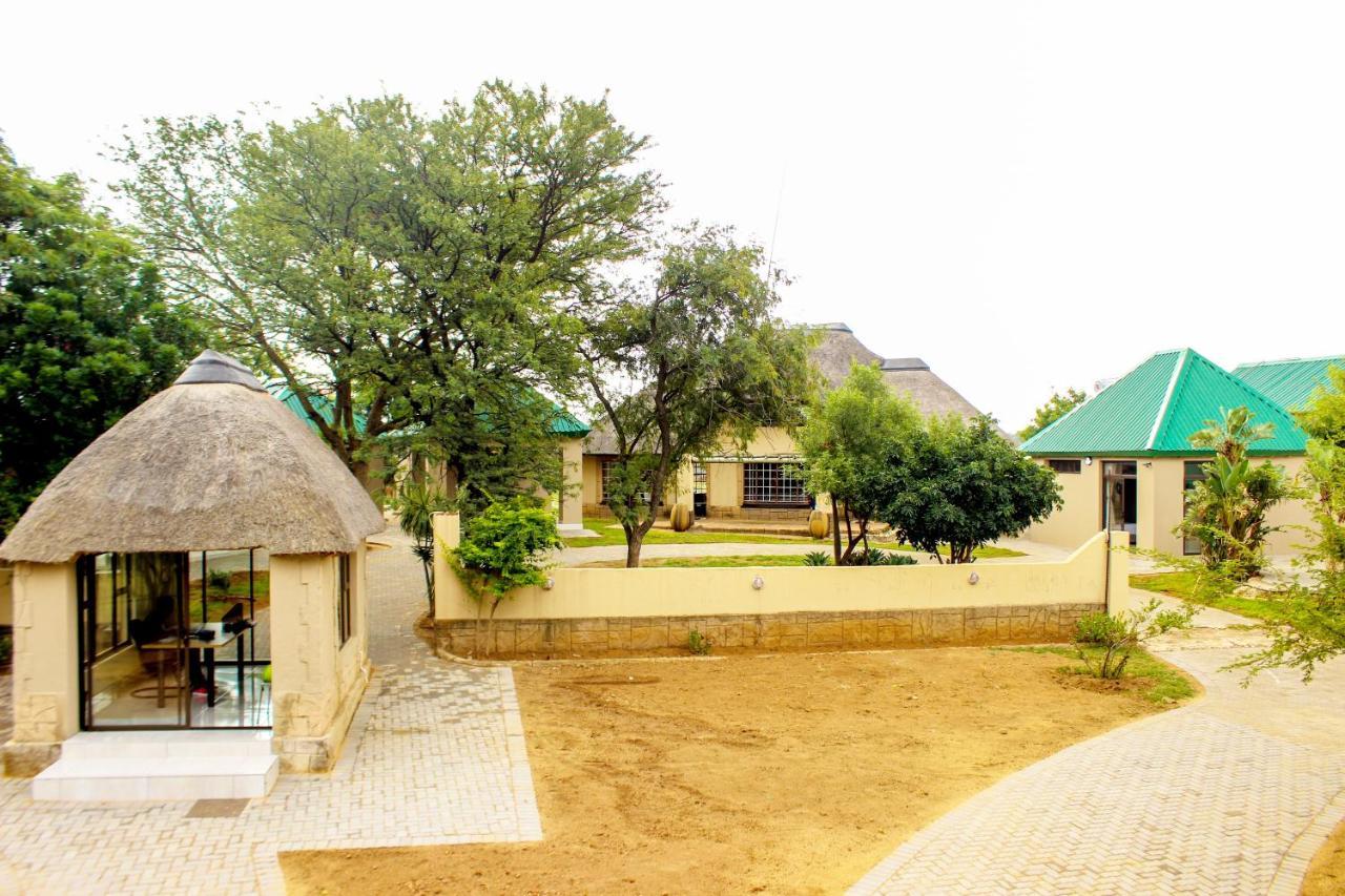 Zoe Bush Lodge Pretoria Exterior photo
